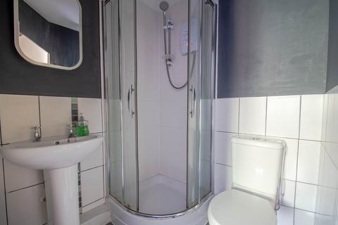 35 Crownoakes Drive, Wordsley, Stourbridge, DY8 5SQ