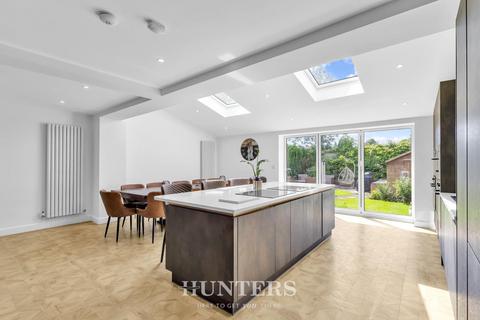8 bedroom detached house for sale, Mainway, Alkrington, M24
