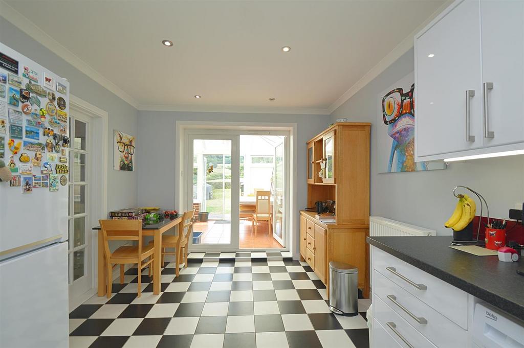 Resized Kitchen2.jpg