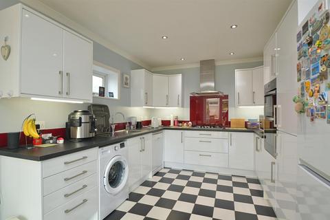 4 bedroom detached bungalow for sale, FANTASTIC COUNTRYSIDE VIEWS * SHANKLIN