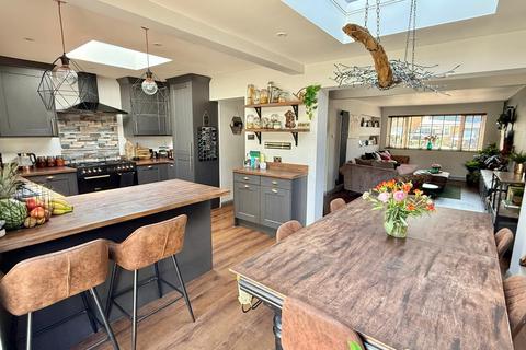 4 bedroom detached house for sale, Badger Way, Verwood, BH31