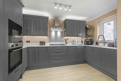 55 Earle Gardens, Kingston Upon Thames, KT2 5TB