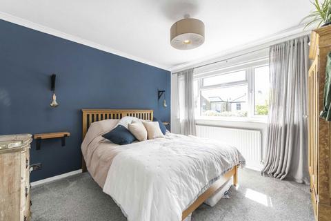 55 Earle Gardens, Kingston Upon Thames, KT2 5TB