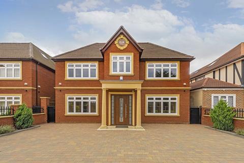 7 bedroom detached house to rent, Blakes Avenue, New Malden KT3