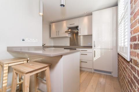 undefined, Kingston Road, Wimbledon SW19