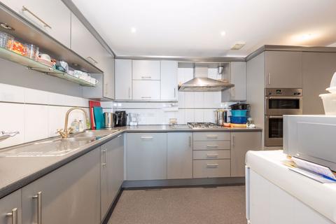 2 bedroom flat for sale, Station Road, Centurion House, HA8