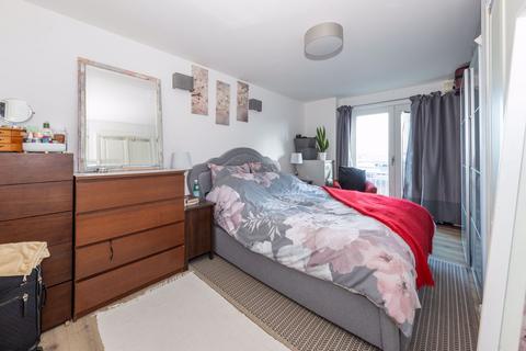 2 bedroom flat for sale, Station Road, Centurion House, HA8