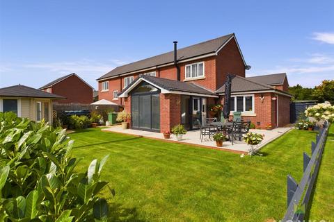 12 Garside Close, Hengoed, Oswestry, SY10 7FA