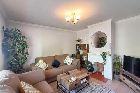 13 Reddington Drive, Slough, SL3 7QT