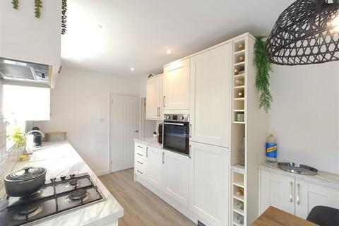 13 Reddington Drive, Slough, SL3 7QT