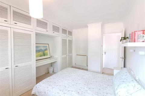 13 Reddington Drive, Slough, SL3 7QT