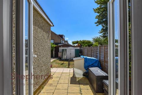 73 High Road, Wormley, Broxbourne, EN10 6JL