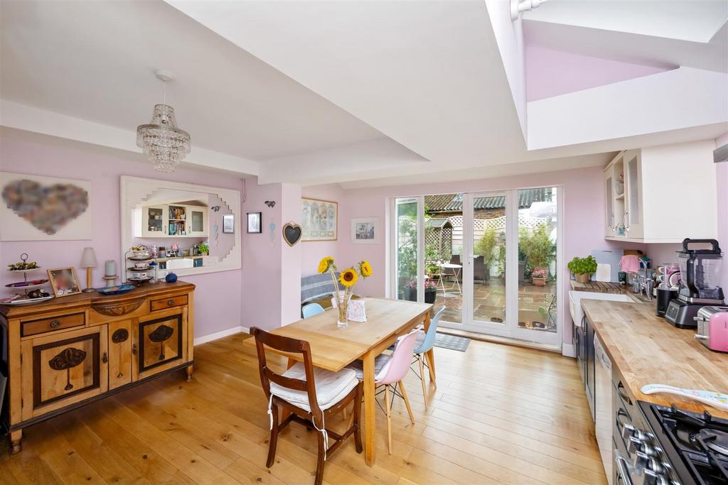 Kitchen/Dining Room