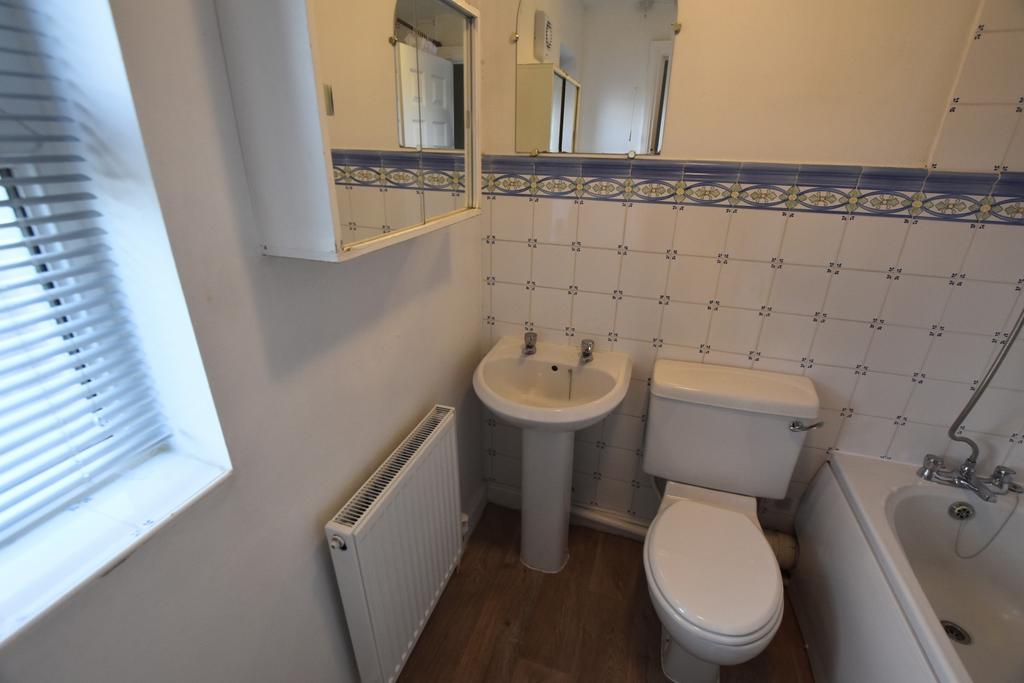 78a Oldbrook Blvd new family bathroom