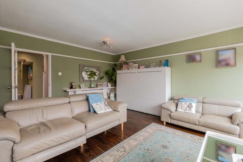 3 bedroom semi-detached house for sale, Chequers Orchard, Iver SL0