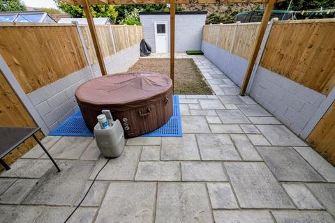 4 bedroom terraced house for sale, Somerton Close, Bridgwater, TA6