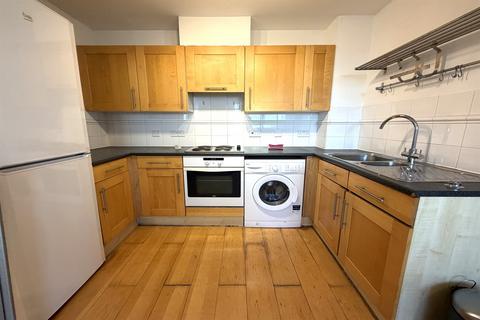 2 bedroom apartment to rent, Fishguard Way, Galleons Lock, E16