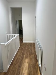 2 bedroom apartment to rent, Staines Road, Hounslow TW3