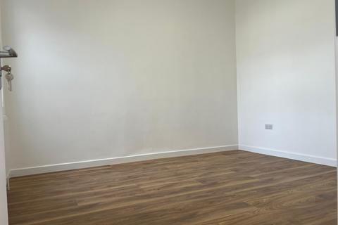 2 bedroom apartment to rent, Staines Road, Hounslow TW3