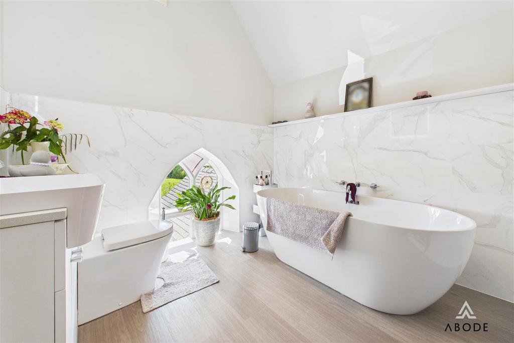 CAM03473 G0-PR0390-STILL010.jpg