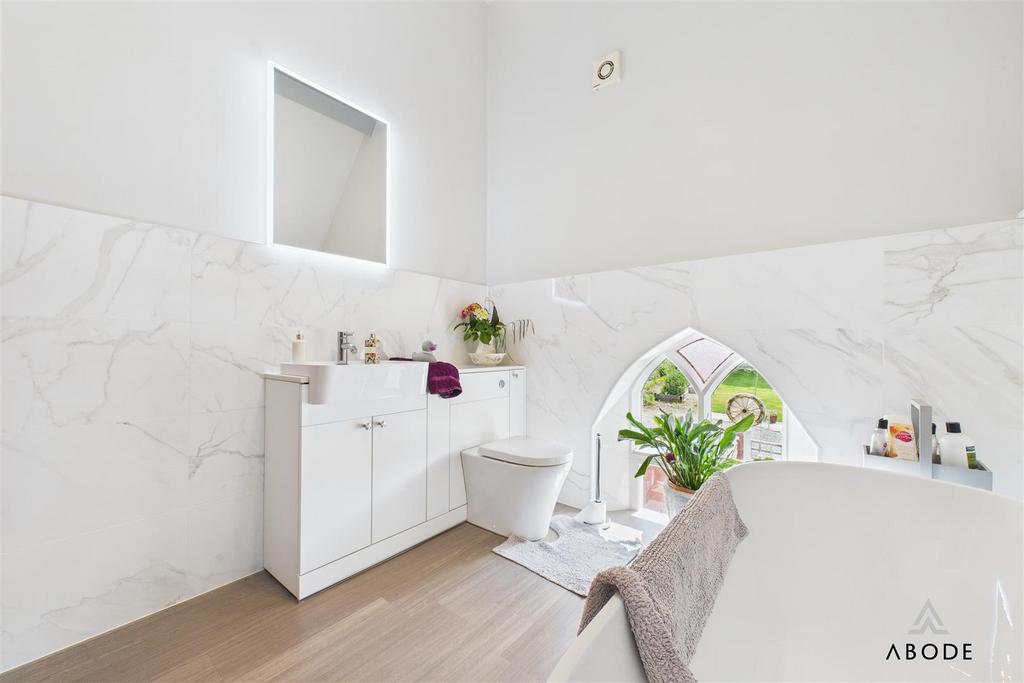 CAM03473 G0-PR0390-STILL011.jpg