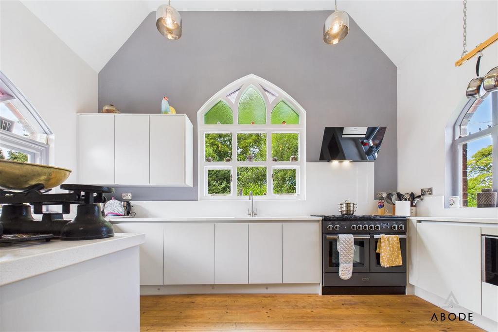 CAM03473 G0-PR0390-STILL034.jpg