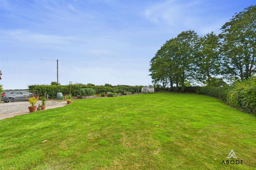 CAM03473 G0-PR0390-STILL041.jpg