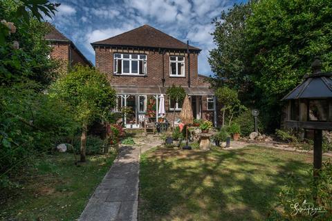 3 bedroom detached house for sale, Marlborough Road, Ryde
