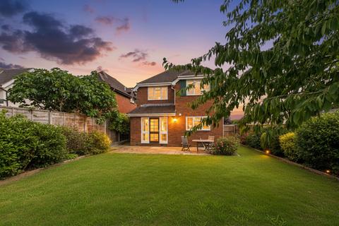 27 West Hatch Manor, Ruislip, HA4 8QU