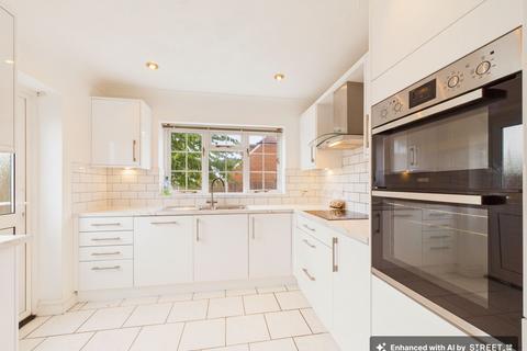 27 West Hatch Manor, Ruislip, HA4 8QU