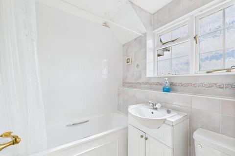 27 West Hatch Manor, Ruislip, HA4 8QU