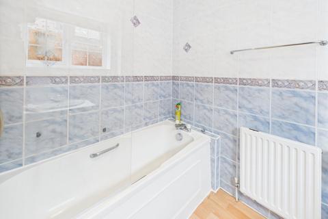 27 West Hatch Manor, Ruislip, HA4 8QU