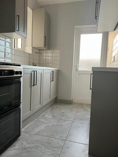 3 bedroom terraced house to rent, Cardington Square, Hounslow TW4