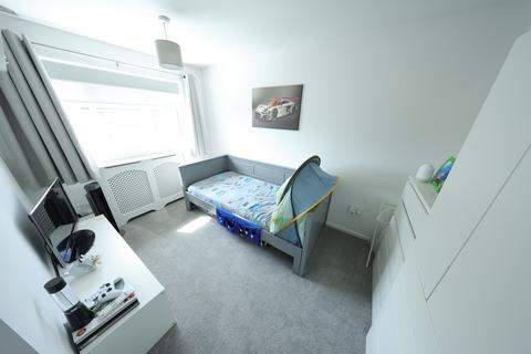 3 Caravel Close, Grays, RM16 6QB