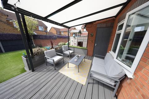 3 Caravel Close, Grays, RM16 6QB