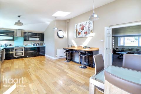 3 bedroom semi-detached house for sale, Dorset Close, Bletchley