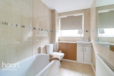 1 bedroom apartment for sale, Links Side, Enfield