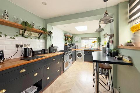 6 bedroom end of terrace house for sale, Moreton Crescent, Belle Vue, Shrewsbury