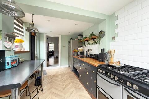 6 bedroom end of terrace house for sale, Moreton Crescent, Belle Vue, Shrewsbury