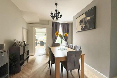 6 bedroom end of terrace house for sale, Moreton Crescent, Belle Vue, Shrewsbury