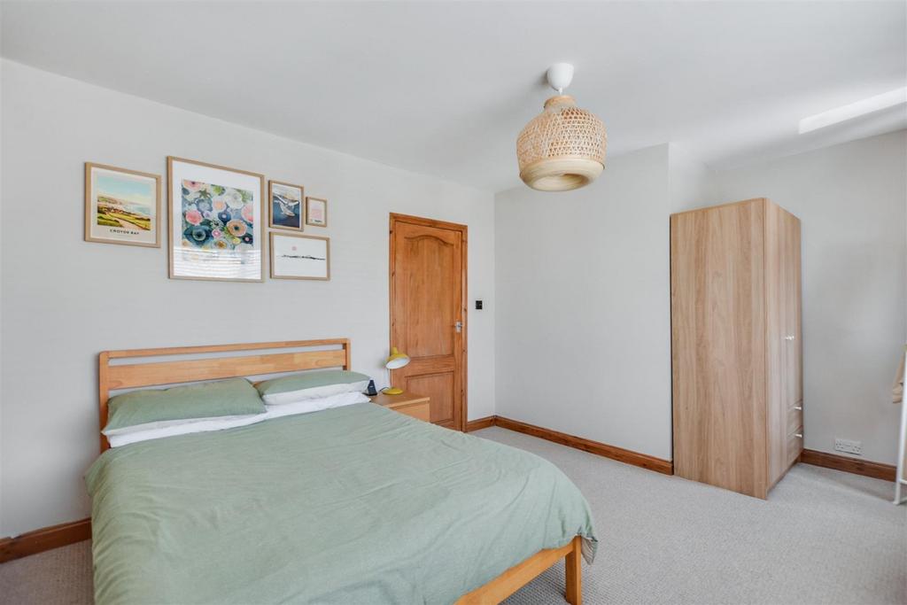 Bedroom 1 3.jpeg