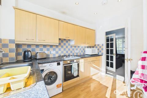 2 bedroom flat to rent, Stonegrove, Regents Court Stonegrove, HA8