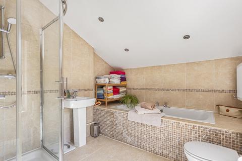 259 Staines Road, Wraysbury, Staines-upon-thames, TW19 5AJ