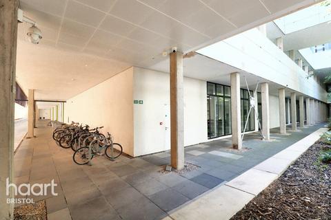 2 bedroom flat for sale, Lake Shore Drive, BRISTOL