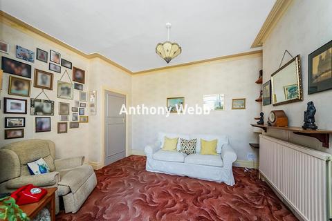 1 bedroom flat for sale, River Avenue, Palmers Green, N13