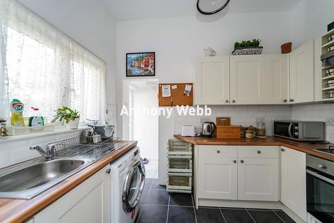 1 bedroom flat for sale, River Avenue, Palmers Green, N13