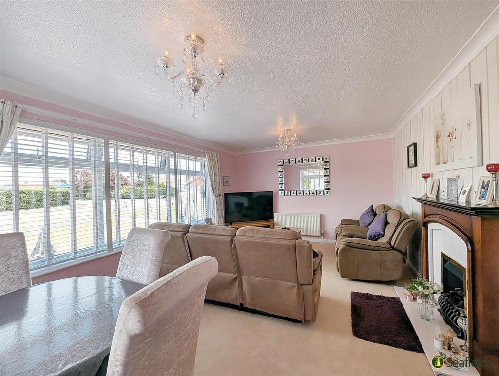 Sitting/Dining Room