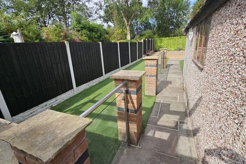 3 bedroom semi-detached house to rent, Park View, Royston