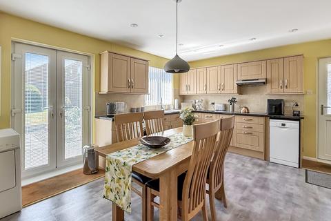 6 Avebury Close, Westbury, BA13 3TE