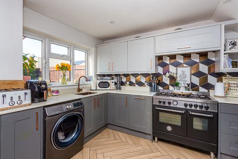 3 bedroom end of terrace house for sale, Whitehouse Court, Rushden NN10